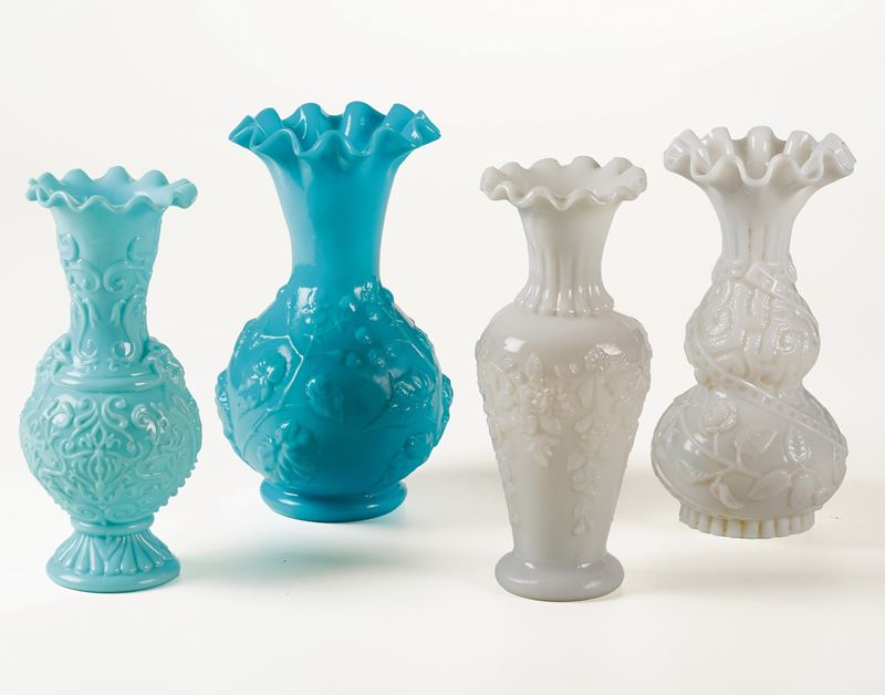 Quattro vasi in opaline  - Asta Antiquariato - Cambi Casa d'Aste