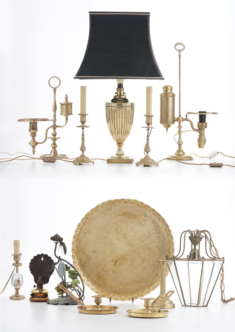 Lotto di oggetti in peltro e rame, per lo più dorati. XX secolo  - Asta Antiquariato - Cambi Casa d'Aste