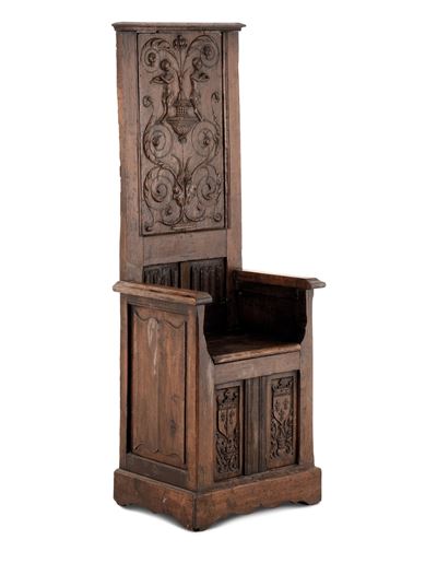 Cattedra Episcopale in Legno di Rovere Scolpito. Costruito con Elementi di Varie Epoche