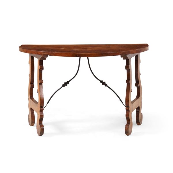 Consolle a fratino in noce. XVIII-XIX secolo