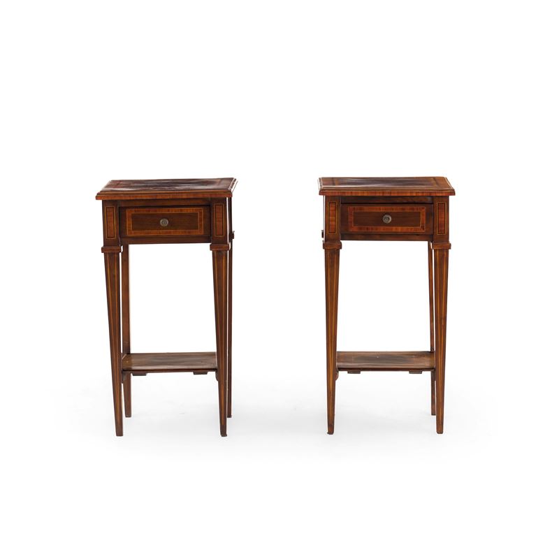 Coppia di mobiletti da centro lastronati e filettati. XVIII-XIX secolo  - Auction Antiques - Cambi Casa d'Aste