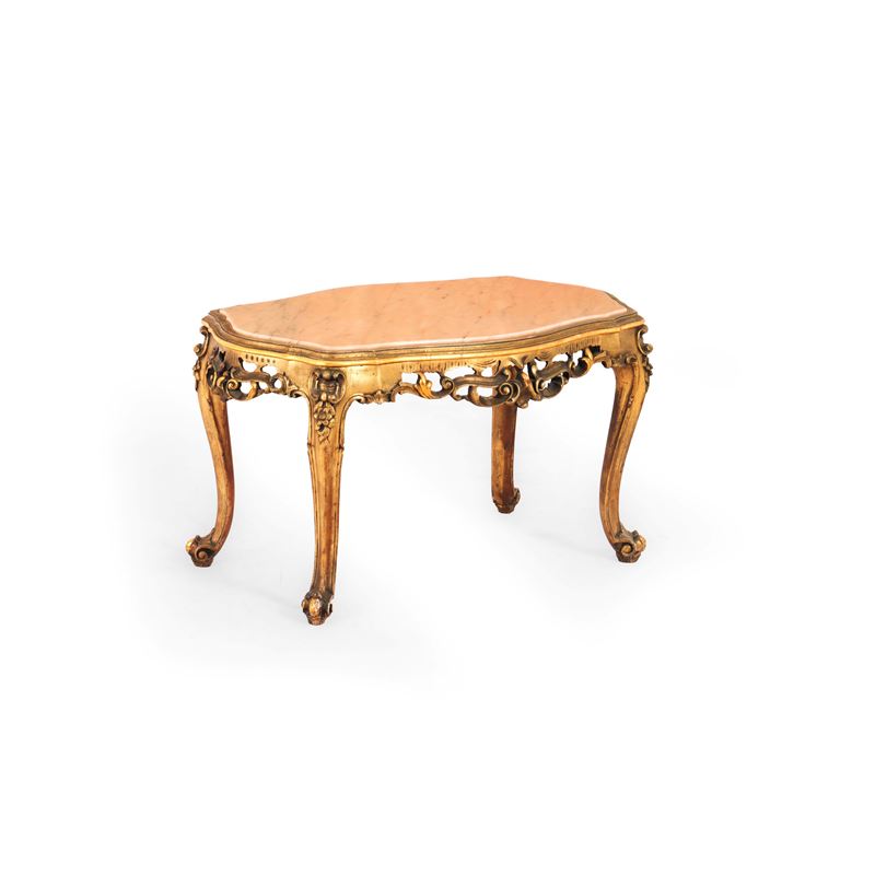 Tavolino da salotto in legno intagliato e dorato  - Asta Antiquariato - Cambi Casa d'Aste
