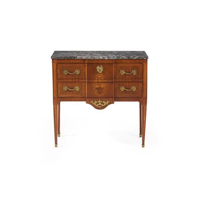 Commode Lastronata ed Intarsiata in Varie Essenze. Francia, XIX Secolo