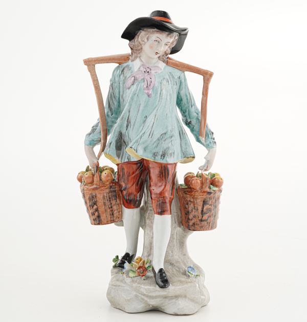 Figurina. Germania, Turingia, Manifattura di Sitzendorf, XX secolo.