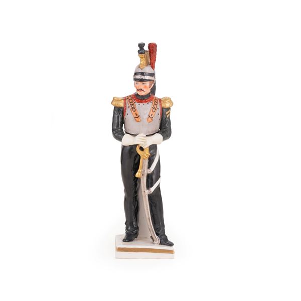 Figurina di corazziere.<BR>Germania, Turingia, Manifattura di Sitzendorf, XX secolo.