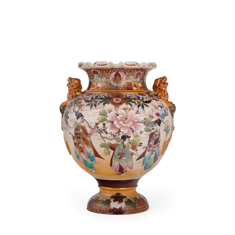 Grande vaso in porcellana. Giappone,seconda metà XX secolo  - Auction Antiques - Cambi Casa d'Aste