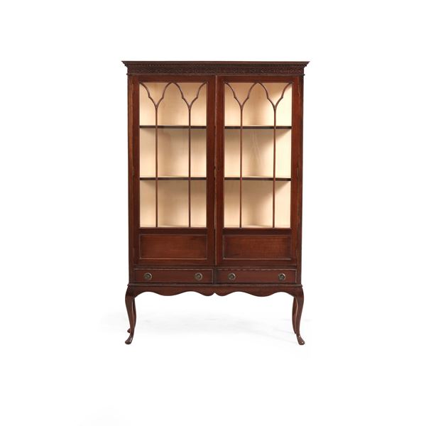 Vetrina a due ante. Inghilterra XIX-XX secolo