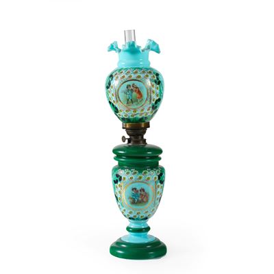 Lampada Ad Olio in Vetro Opalino. Fine XIX-inizio XX Secolo