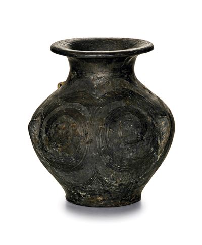 Vaso in Bronzo in Forma Arcaica con Motivi Geometrici, Cina, Probabilmente Dinastia Ming (1368-16...