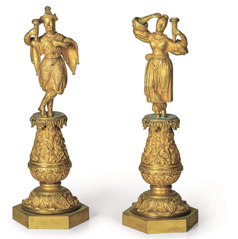 Coppia di candelieri in bronzo dorato. XIX secolo  - Asta Sei Secoli di Arti e Arredi - III - Cambi Casa d'Aste