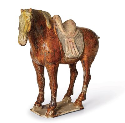 Figura di Cavallo con Montatura in Terracotta Sancai, Cina, Dinastia Tang (618-906)
