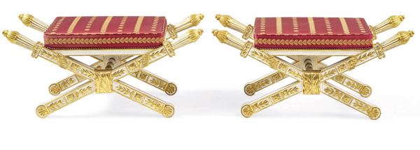 Coppia di sgabelli. XIX-XX secolo