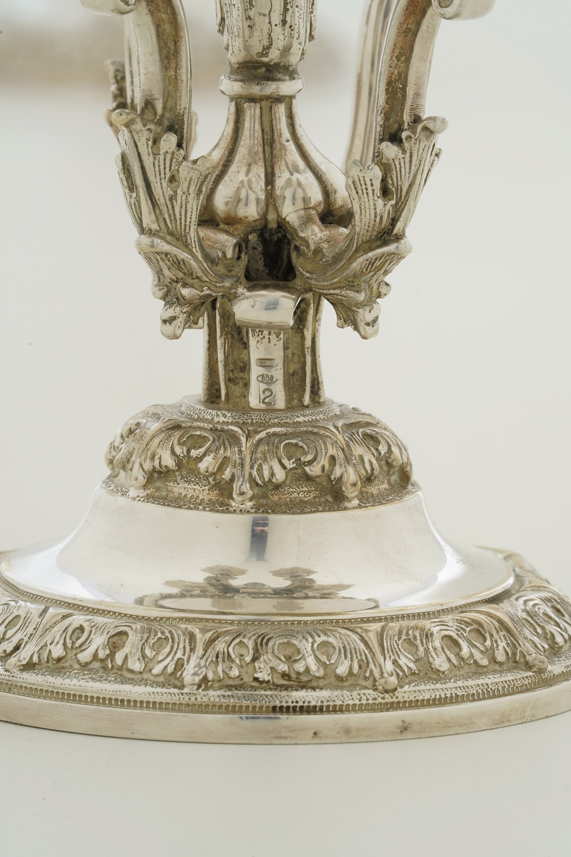 Coppia di Candelabri. Argenteria Milanese del XX Secolo, Argentiere Giuseppe Silva