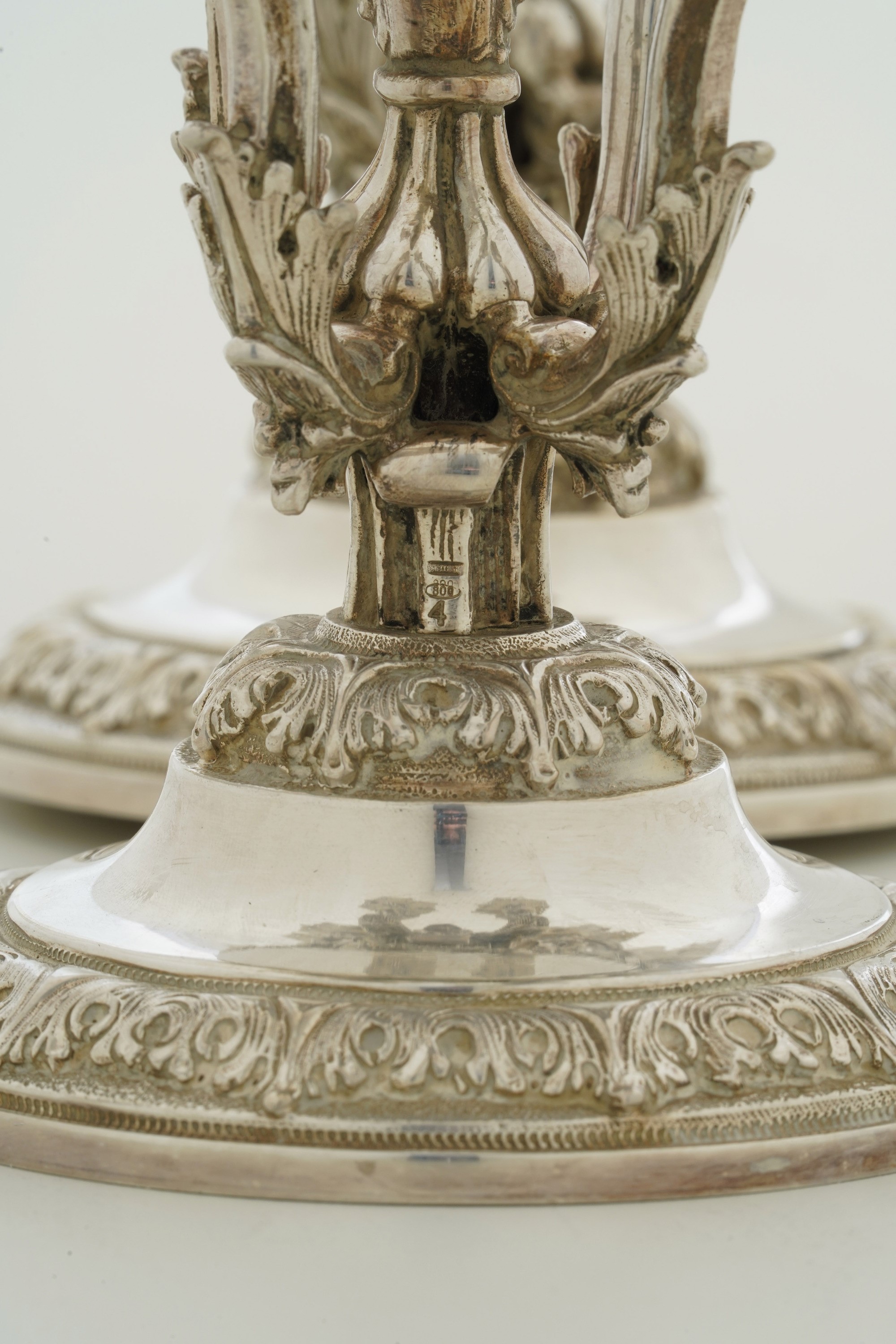 Coppia di Candelabri. Argenteria Milanese del XX Secolo, Argentiere Giuseppe Silva