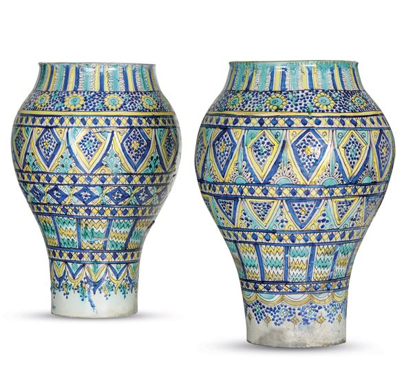 Coppia di vasi Probabilmente Nord Africa, XX secolo 