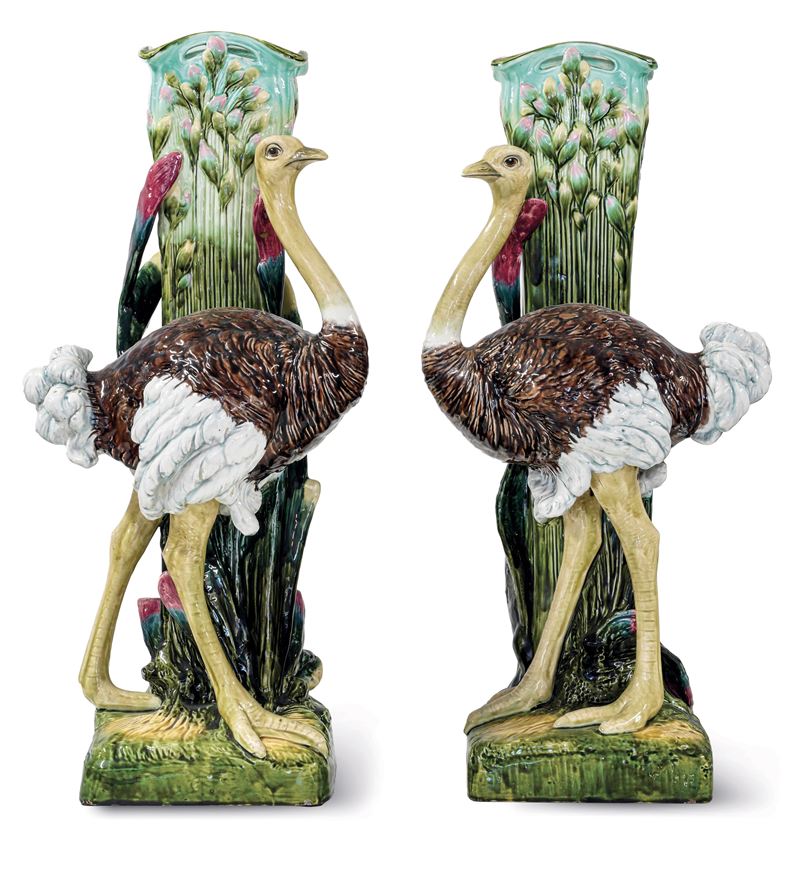 Coppia di vasi raffiguranti struzzi Francia, inizi del XX secolo   - Asta Sei Secoli di Arti e Arredi - III - Cambi Casa d'Aste