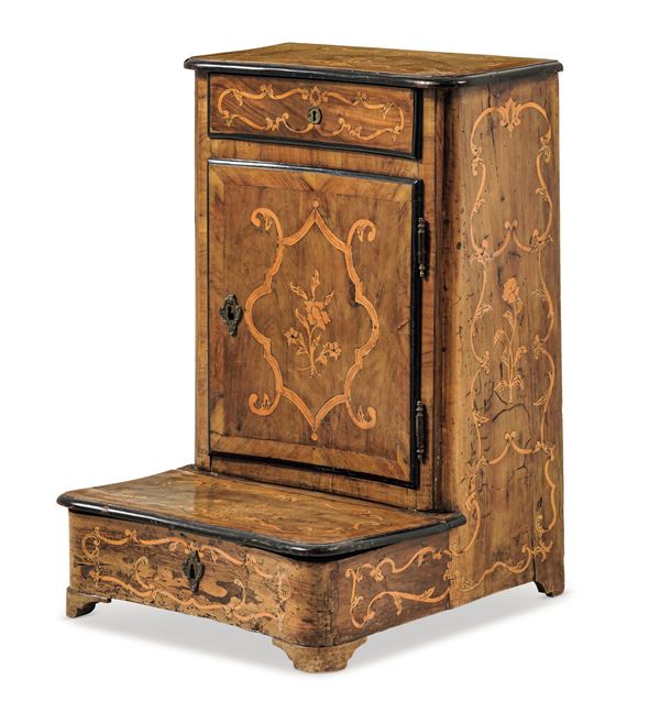 Inginocchiatoio lastronato e intarsiato. Piemonte, XVIII secolo