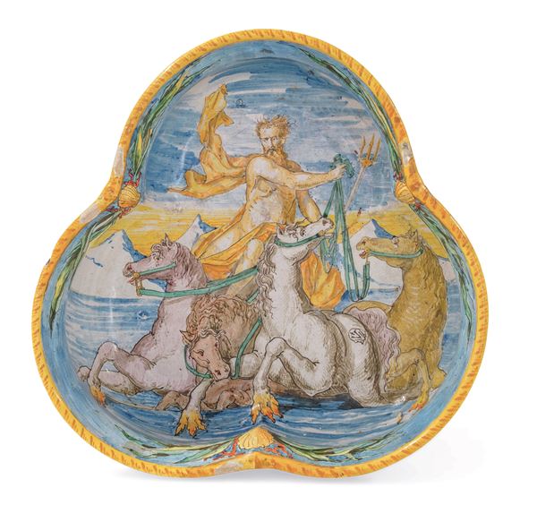 Alzata trilobata raffigurante Poseidone Italia centrale, probabilmente Manifattura Fantechi a Sesto Fiorentino, XX secolo 