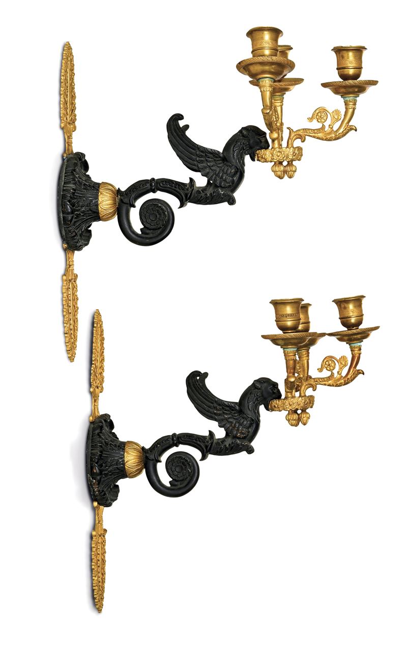 Coppia di appliques a tre luci in bronzo brunito e dorato. XIX secolo  - Asta Sei Secoli di Arti e Arredi - III - Cambi Casa d'Aste