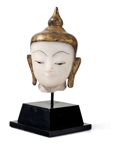 Testa Scolpita in Alabastro Raffigurante Buddha con Doratura, India, XIX Secolo
