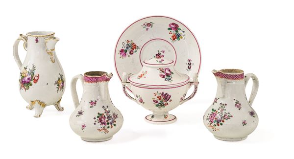 Insieme di diverse porcellane, XVIII e inizio XIX secolo 