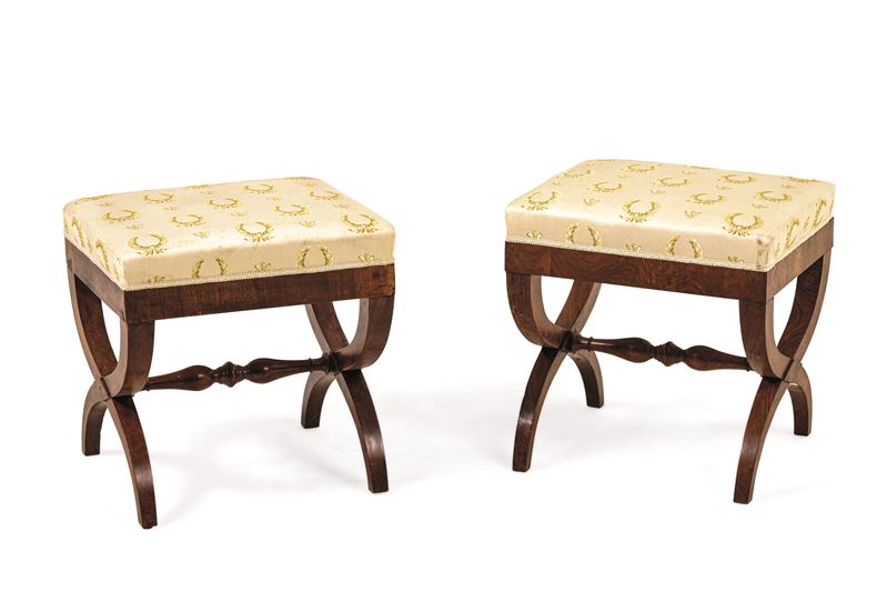 Coppia di panchetti poggiapiedi. XIX secolo  - Asta Sei Secoli di Arti e Arredi - III - Cambi Casa d'Aste