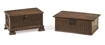 Due Bauli Diversi in Rovere. Probabilmente Francia, XVI-XVII Secolo