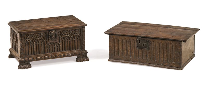 Due bauli diversi in rovere. Probabilmente Francia, XVI-XVII secolo  - Asta Sei Secoli di Arti e Arredi - III - Cambi Casa d'Aste