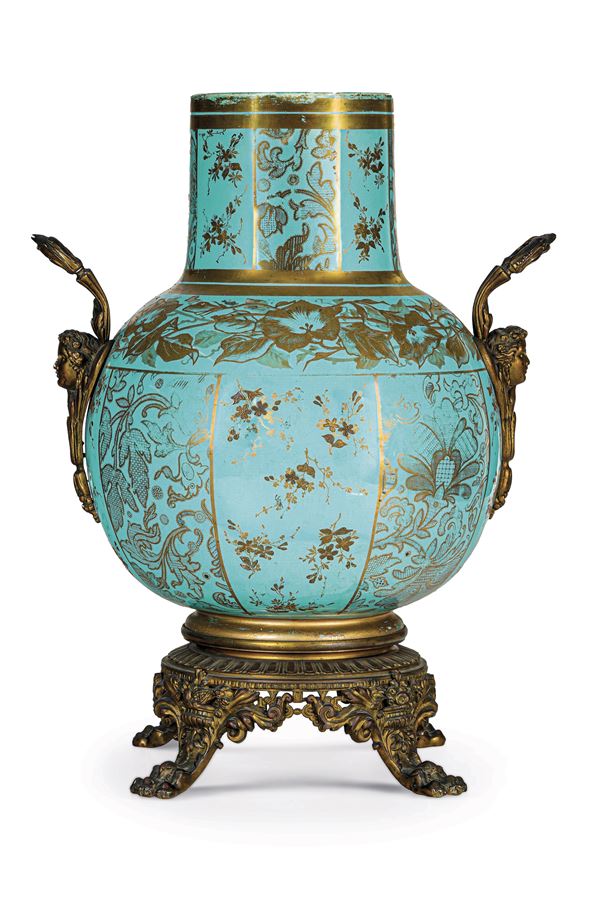 Vaso con montatura in bronzo, inizio del XX secolo 