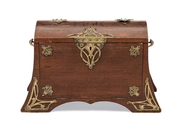 Cofanetto portaposate in legno e metallo. XX secolo