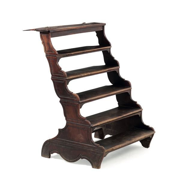 Scaletta da biblioteca in noce. XIX-XX secolo