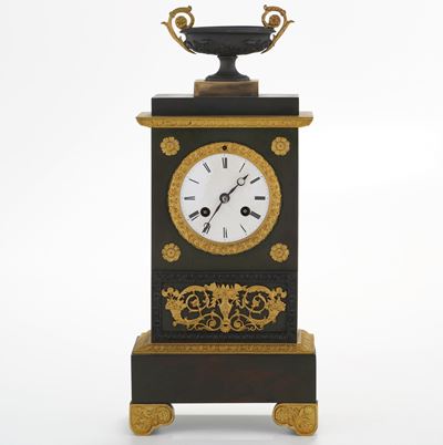 Pendola Carlo X "borne" in Bronzo Dorato e Patinato, Francia XIX Secolo