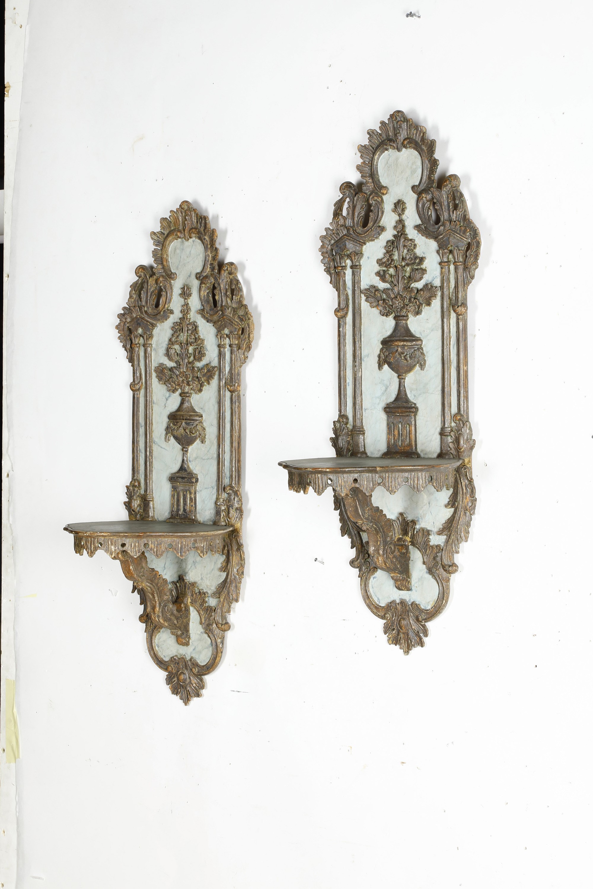Coppia di Mensole Porta Turbante (kavukluk). Arte Mediorientale del XVIII Secolo