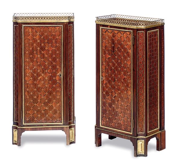 Coppia di stipi ad un'anta. Francia, XIX secolo