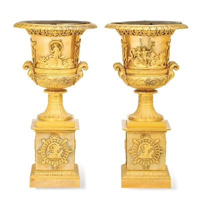 Coppia di Vasi "medici" di Gusto Neoclassico. XIX Secolo
