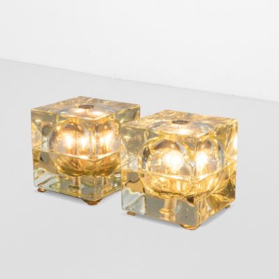 Due Lampade da Tavolo Mod. Cubosfera
