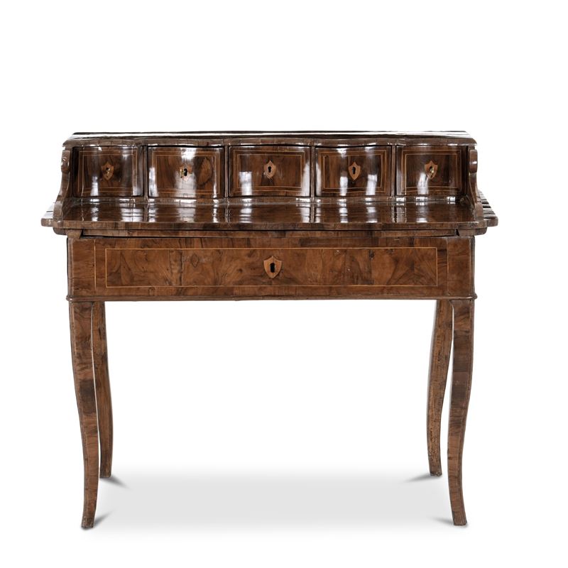 Scrittoio lastronato ed intarsiato. XVIII secolo  - Auction Antique - Cambi Casa d'Aste