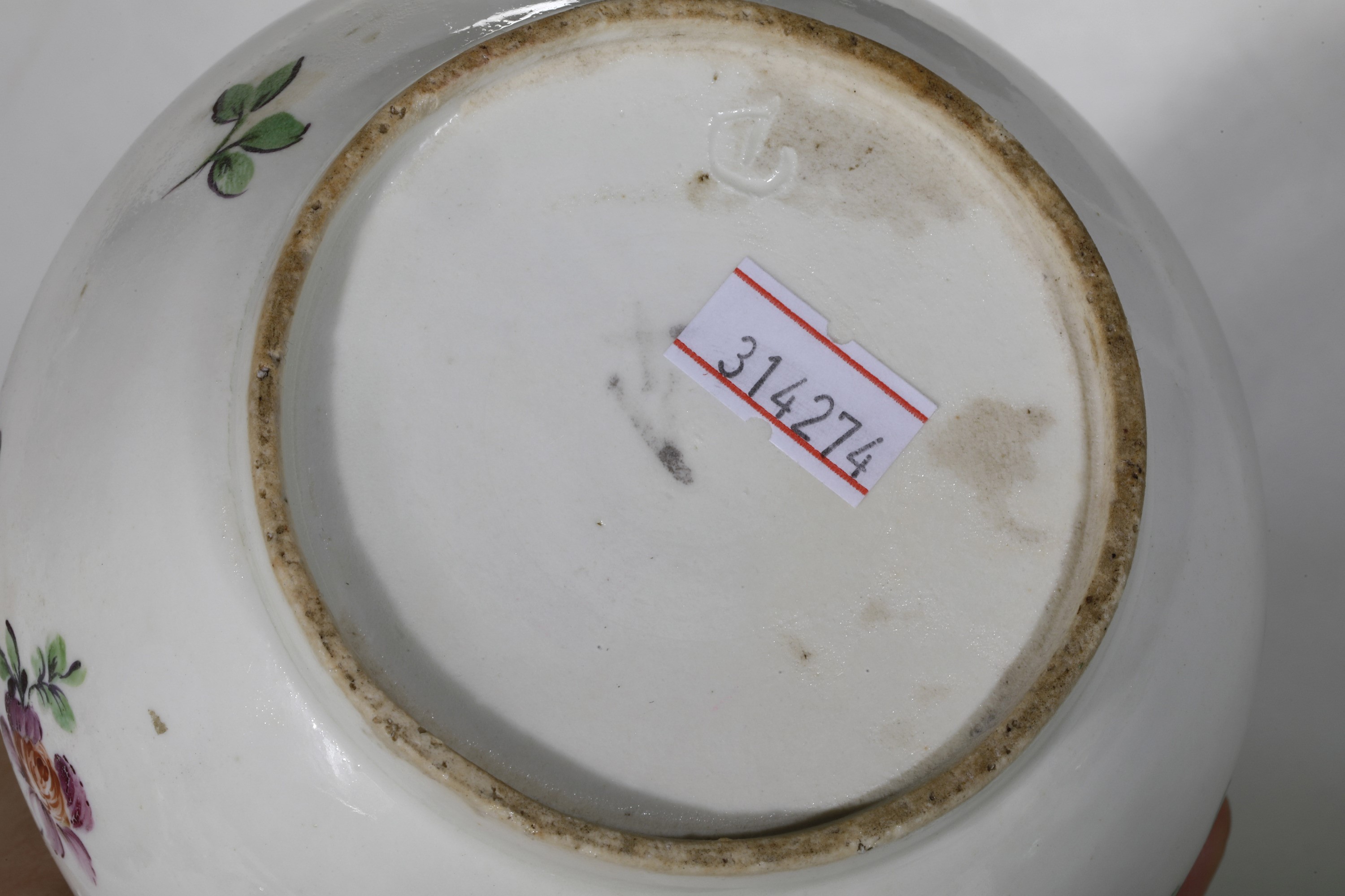 Manifattura di Vinovo (periodo Hannong), Piccola caffettiera piriforme in porcellana policroma