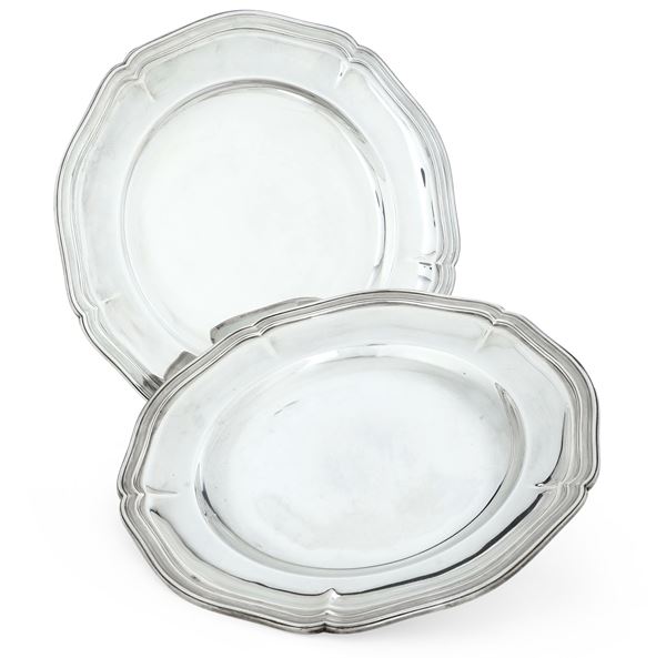 Coppia di piatti da portata. Argenteria italiana del XX secolo, argentiere Cesa, Alessandria