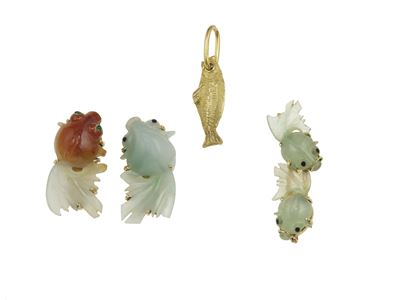 Demi-parure, Spilla e orecchini con giadeiti e piccolo pendente a forma di pesce