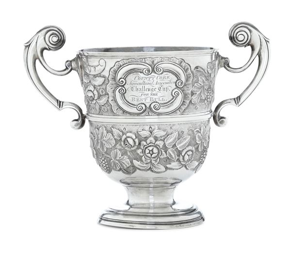 Coppa biansata. Dublino 1734 (?). Argentiere Willam Townsend