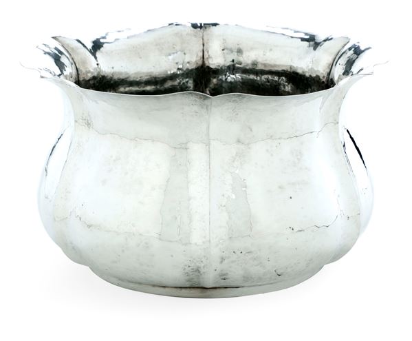 Ciotola. Argenteria veneta del XX secolo. Argentiere ubaldo San Dona, Treviso