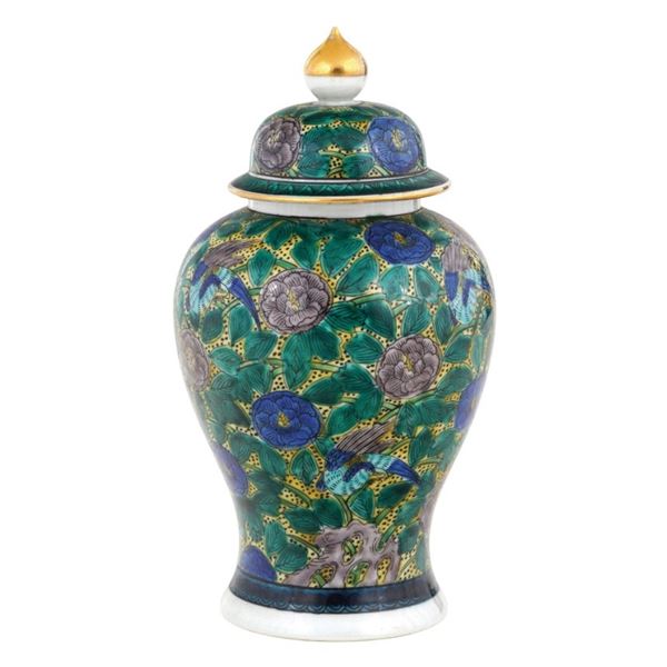 Piccola potiche in porcellana. XX secolo