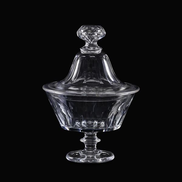 Piccola alzata con coperchio. Francia, Manifattura Baccarat, fine del XIX - inizio del XX secolo. 