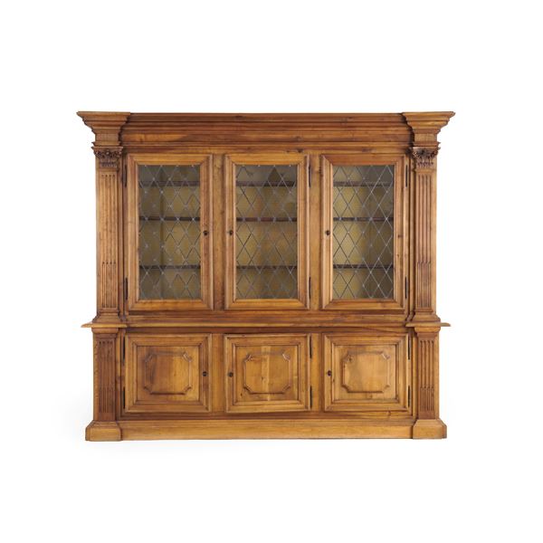 Grande libreria architettonica a doppio corpo in stile secentesco