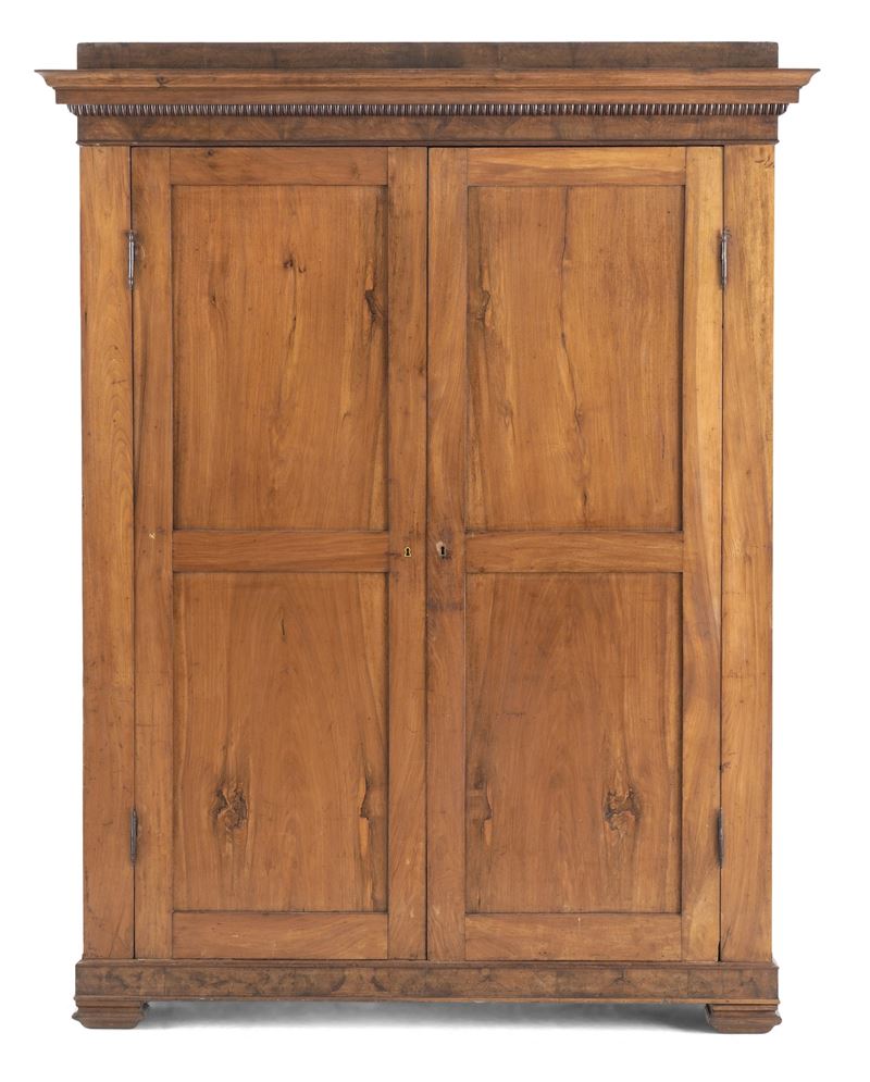 Armadio a due ante in noce. XIX secolo  - Auction Antique - Cambi Casa d'Aste