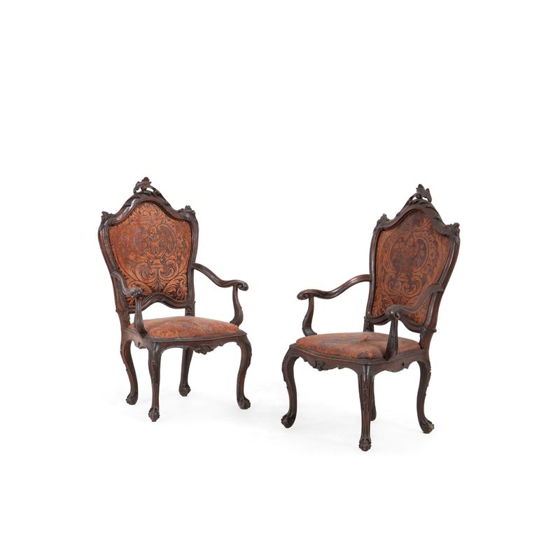 Coppia di poltrone in legno intagliato. Veneto XVIII secolo  - Asta Antiquariato - Cambi Casa d'Aste