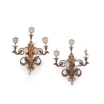 Due Grandi Appliques in Legno Intagliato e Dorato