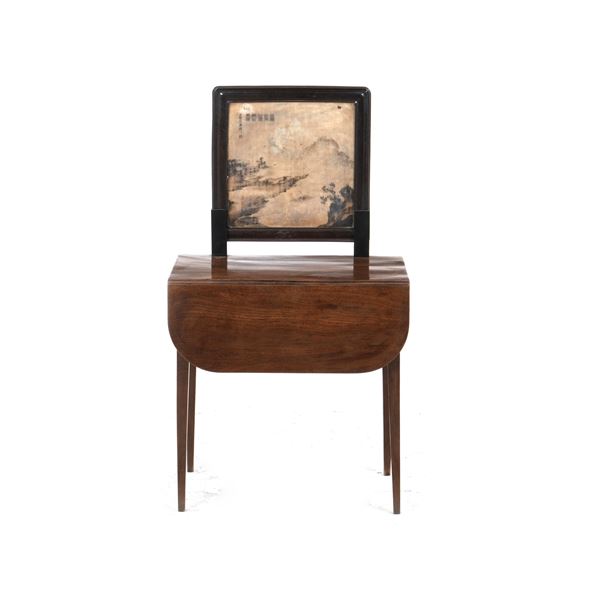 Tavolino ad alette con piccolo paravento. XIX secolo