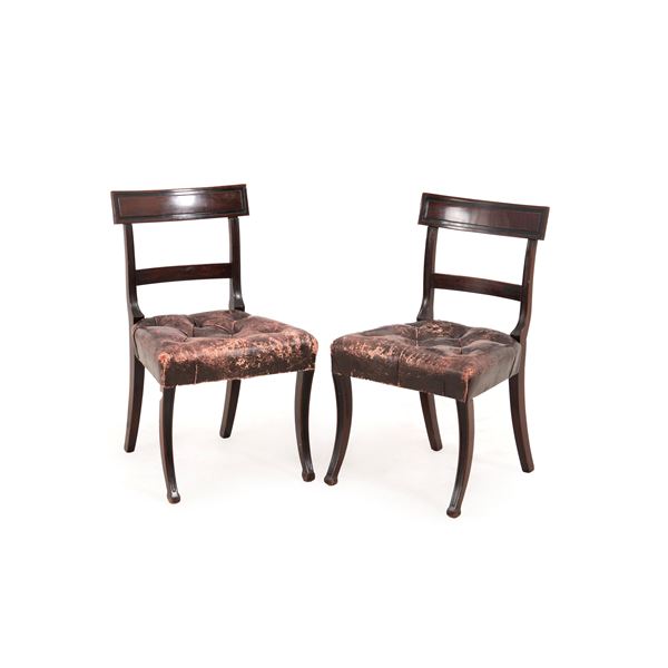 Coppia di sedie in mogano. XIX secolo